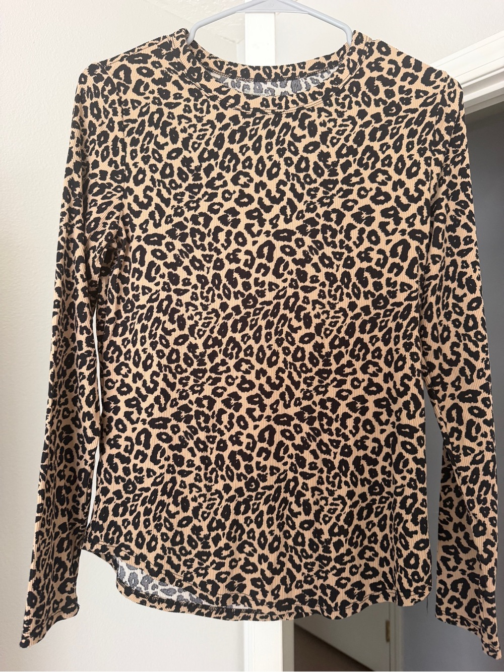 No Boundaries Women's Leopard Print Long Sleeve Top - Tan & Black